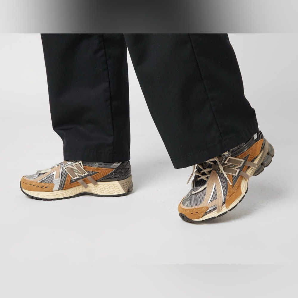 New Balance  1906A - Picture 2 of 9